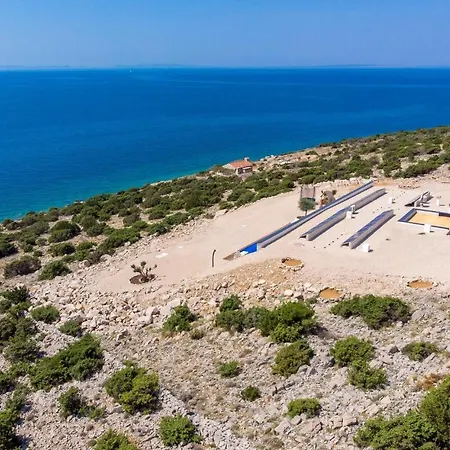 Nyaraló Awesome Home In Kosljun Košljun