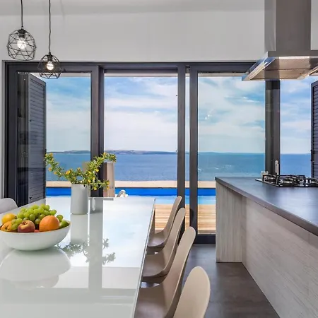 Awesome Home In Kosljun Nyaraló *