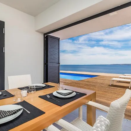 Awesome Home In Kosljun Nyaraló