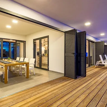 Lovely Home In Kosljun Casa de Férias *
