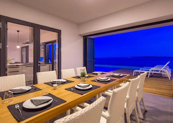 Awesome Home In Kosljun Vikendica *