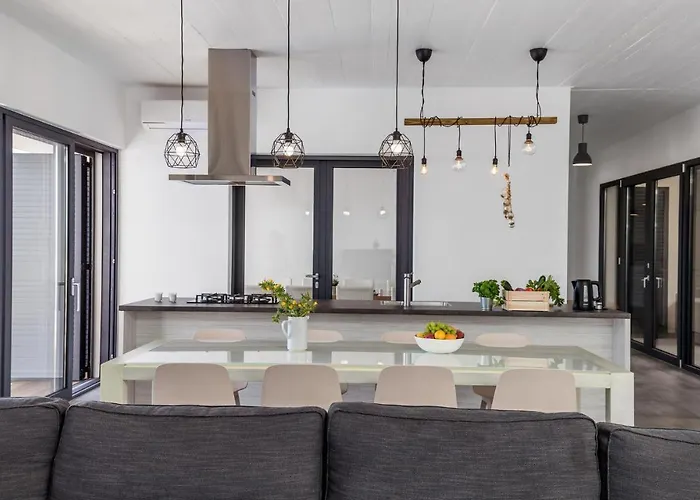 Awesome Home In Kosljun