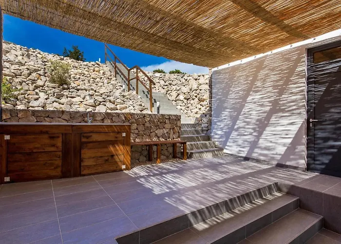 Awesome Home In Kosljun