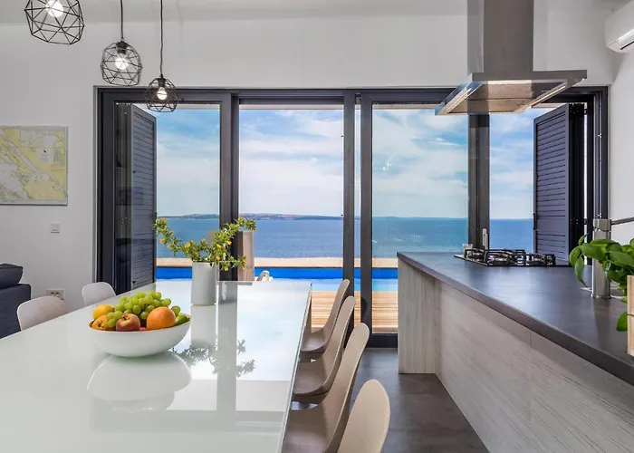 Awesome Home In Kosljun Vikendica *